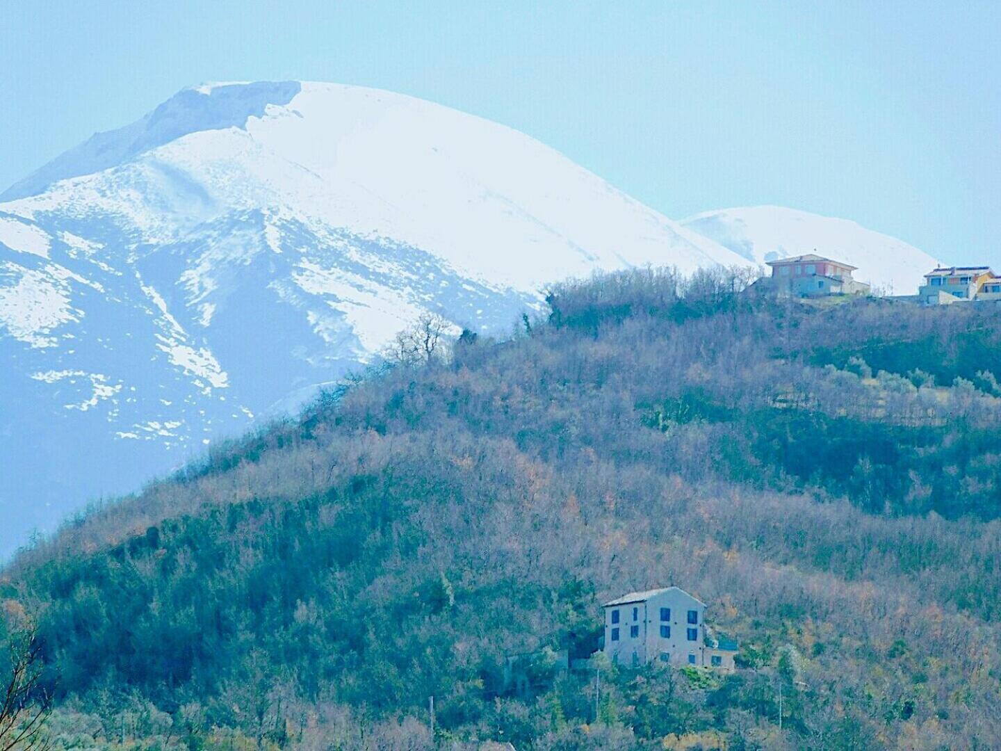 La Casa Dalle Finestre Blu Abbateggio Dış mekan fotoğraf