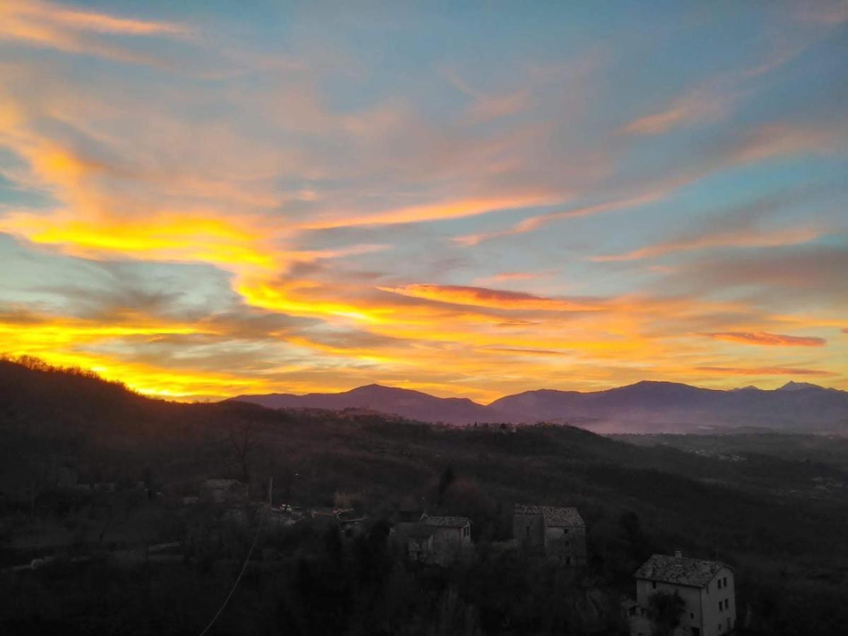 La Casa Dalle Finestre Blu Abbateggio Dış mekan fotoğraf