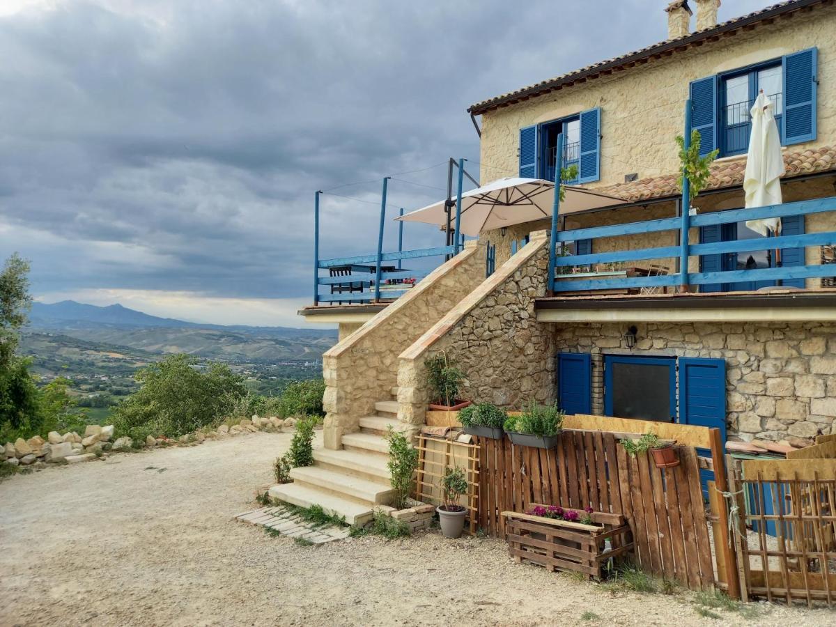 La Casa Dalle Finestre Blu Abbateggio Dış mekan fotoğraf