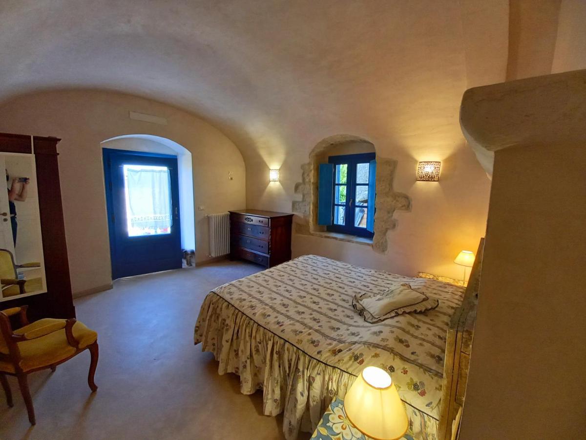 La Casa Dalle Finestre Blu Abbateggio Dış mekan fotoğraf