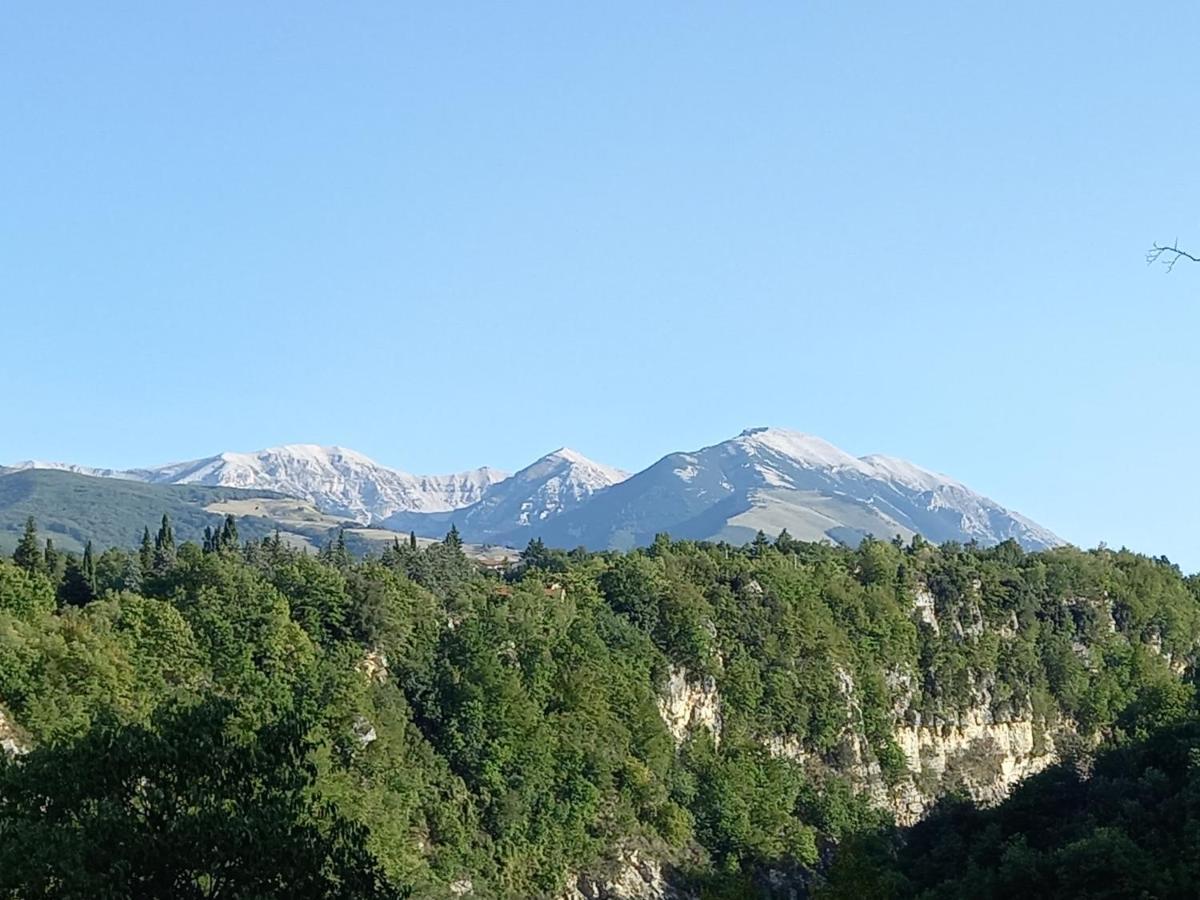 La Casa Dalle Finestre Blu Abbateggio Dış mekan fotoğraf