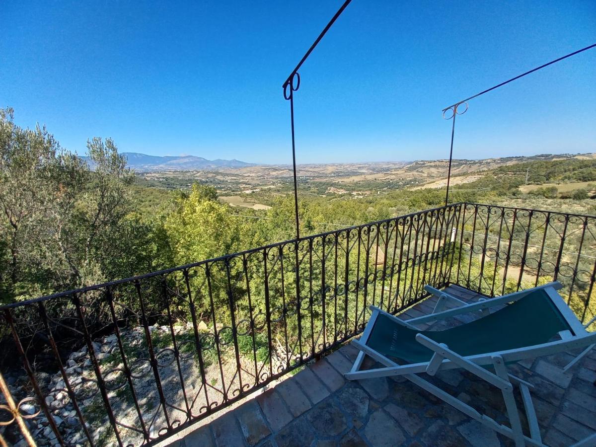 La Casa Dalle Finestre Blu Abbateggio Dış mekan fotoğraf