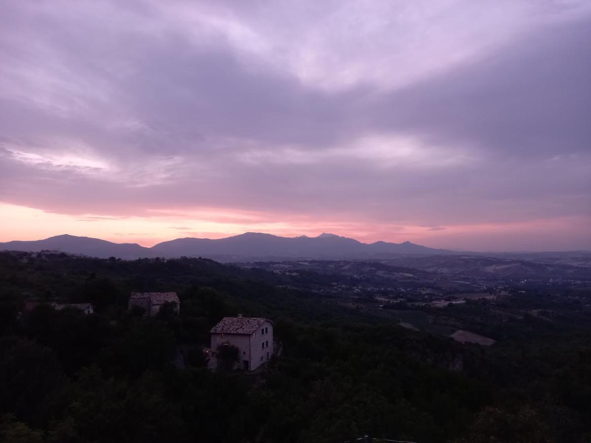 La Casa Dalle Finestre Blu Abbateggio Dış mekan fotoğraf