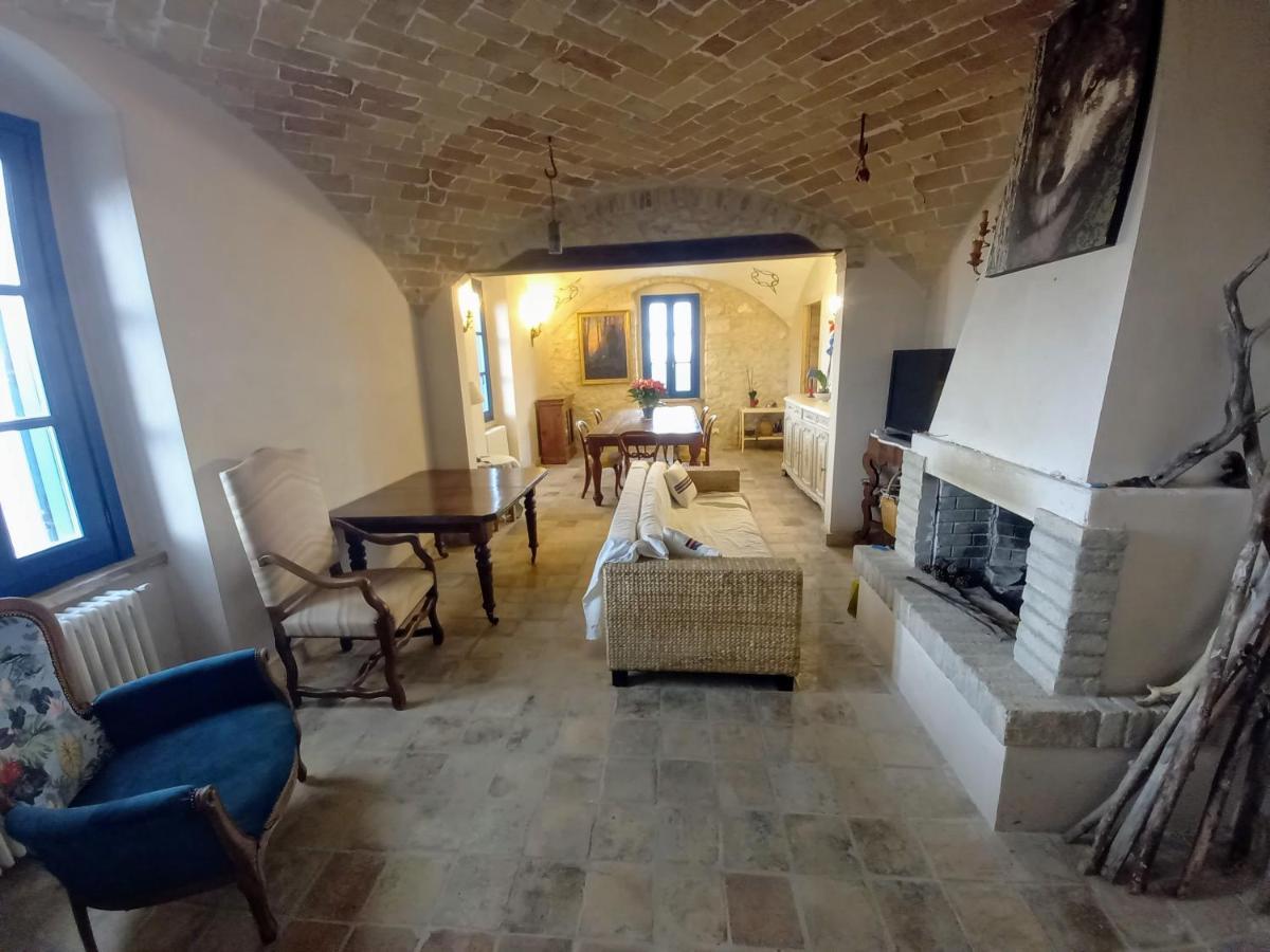 La Casa Dalle Finestre Blu Abbateggio Dış mekan fotoğraf