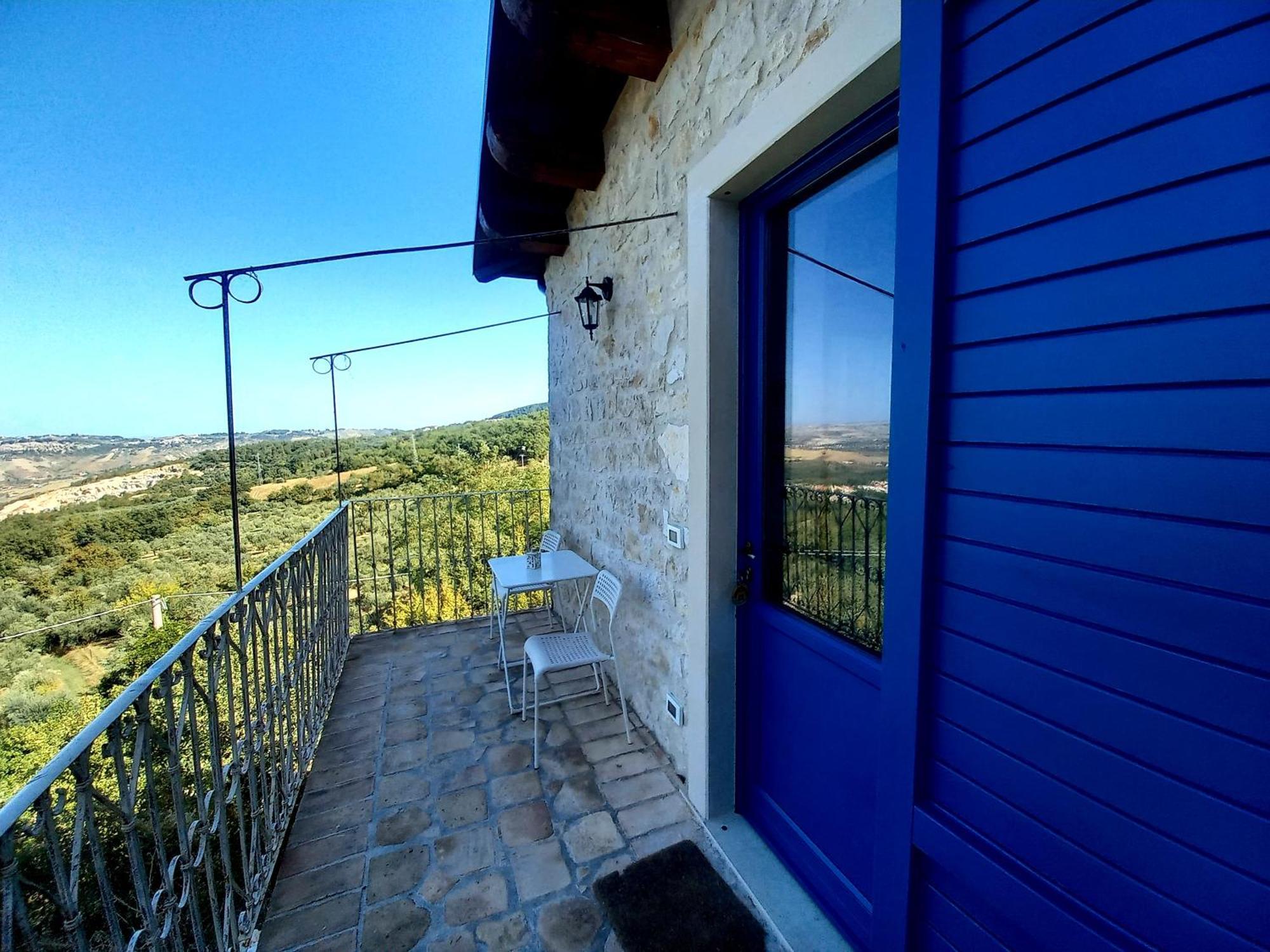La Casa Dalle Finestre Blu Abbateggio Dış mekan fotoğraf