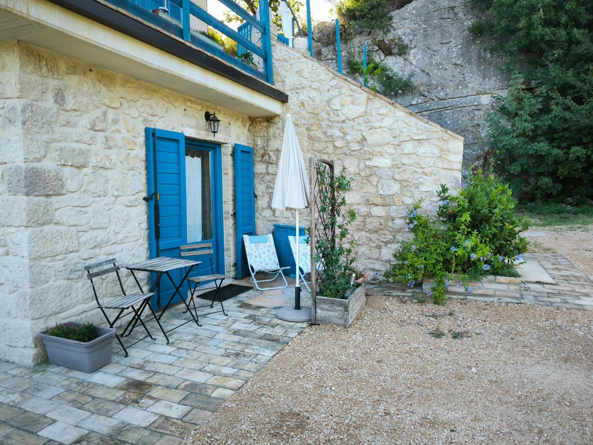 La Casa Dalle Finestre Blu Abbateggio Dış mekan fotoğraf
